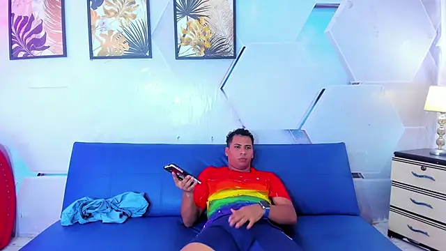 Snapshot of The_boys_at chatting on 09-22-25, 06:14 The boys at online show from 09-22-25, 06:14