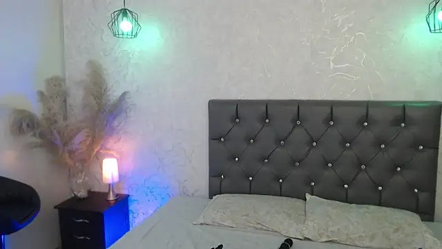 Snapshot of Serena_Houstonn chatting on 07-09-26, 10:48 Serena Houstonn online show from 07-09-26, 10:48