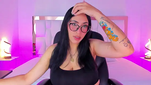 Snapshot of Camille_Juicy chatting on 09-12-25, 12:38 Camille Juicy online show from 09-12-25, 12:38