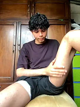 Axel-Mejia online show from 11-07-25, 08:02