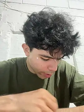Axel-Mejia online show from 06-25-26, 01:47