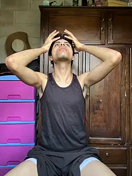 Axel-Mejia online show from 10-19-25, 05:48