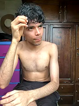 Axel-Mejia online show from 10-31-25, 07:10