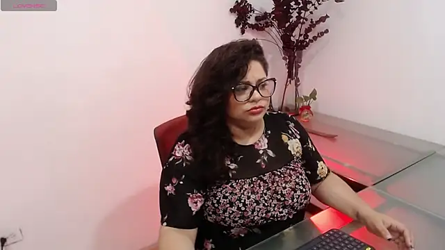 merly chica online show from 10-21-25, 01:10