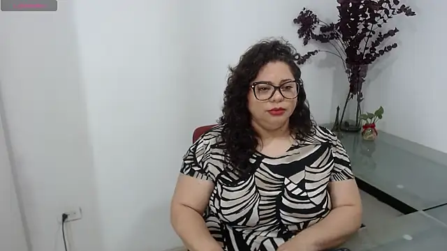 merly chica online show from 10-17-25, 01:13