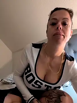 sexygilf82 online show from 11-27-25, 12:11