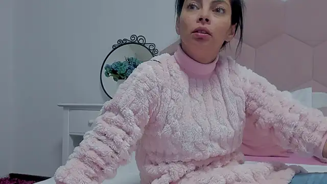 Snapshot of LadyLiia chatting on 01-14-25, 04:25 LadyLiia online show from 01-14-25, 04:25