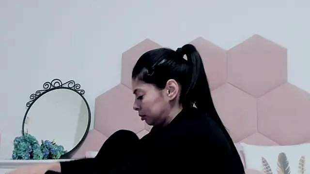 Snapshot of LadyLiia chatting on 02-05-25, 04:59 LadyLiia online show from 02-05-25, 04:59