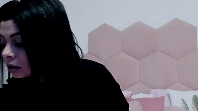 Snapshot of LadyLiia chatting on 02-04-25, 05:10 LadyLiia online show from 02-04-25, 05:10