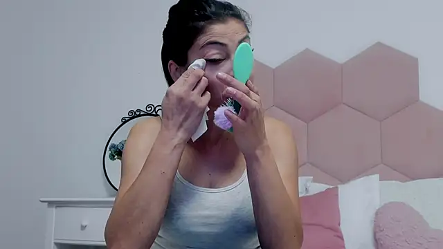 Snapshot of LadyLiia chatting on 01-17-25, 05:00 LadyLiia online show from 01-17-25, 05:00