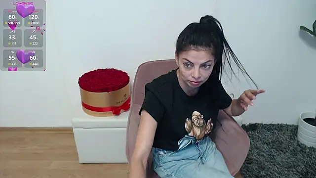 Snapshot of LadyLiia chatting on 05-13-26, 03:35 LadyLiia online show from 05-13-26, 03:35