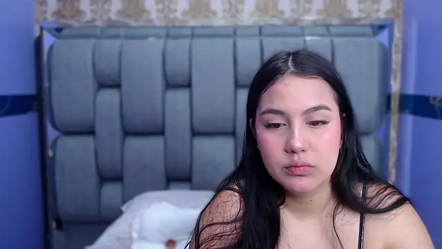 ValentinaMillers  online show from 09-17-25, 11:23