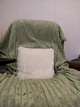 HoneySquirrel online show from 05-29-26, 08:04