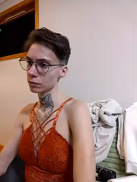 HoneySquirrel online show from 03-31-26, 08:33