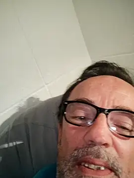 Txacas online show from 11-16-25, 04:06