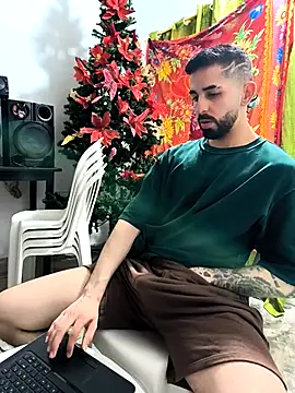 giannis090 online show from 12-16-25, 08:24