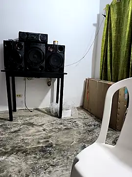 giannis090 online show from 11-18-25, 03:54