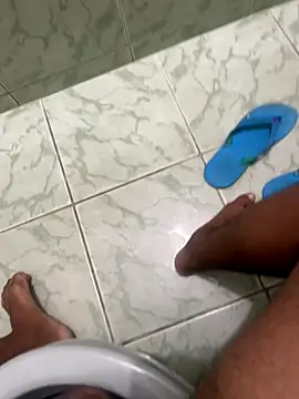 Snapshot of Kaua11225 chatting on 10-15-25, 11:35 Kaua11225 online show from 10-15-25, 11:35