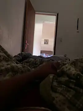 Snapshot of Kaua11225 chatting on 10-27-25, 01:23 Kaua11225 online show from 10-27-25, 01:23