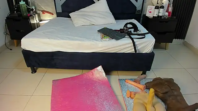 VanessaHard as online show from 11-28-25, 08:20