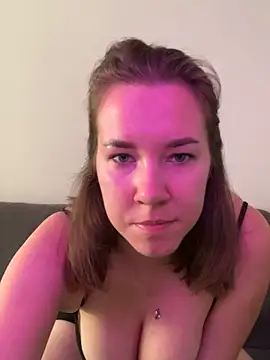 Candy Foxxxy  online show from 10-16-25, 08:11