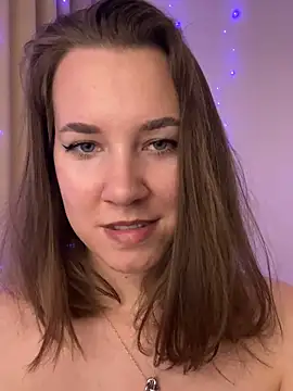 Candy Foxxxy  online show from 10-19-25, 11:57