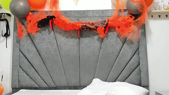 ZafiroAndFlynn online show from 10-26-25, 08:42