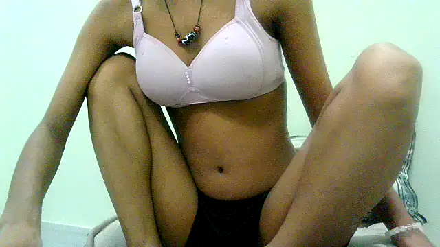 Snapshot of kristy_432 chatting on 10-04-25, 04:41 kristy 432 online show from 10-04-25, 04:41