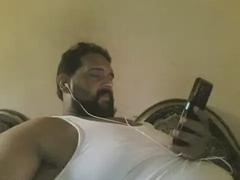 Snapshot of elpoop7305 chatting on 07-28-26, 10:23 elpoop7305 online show from 07-28-26, 10:23