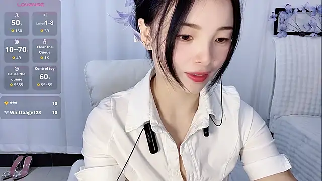 Snapshot of Tangbao-Baby chatting on 02-08-26, 12:25 Tangbao-Baby online show from 02-08-26, 12:25