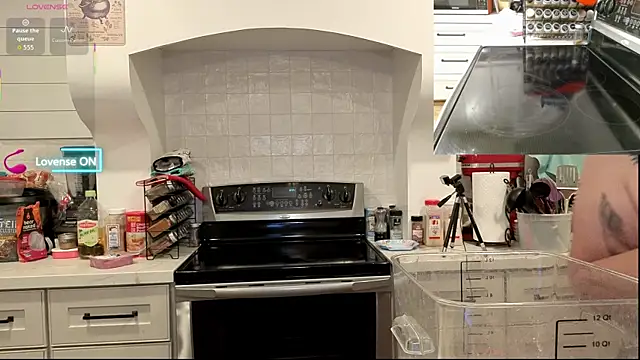 nevermakeawish online show from 09-28-25, 05:47