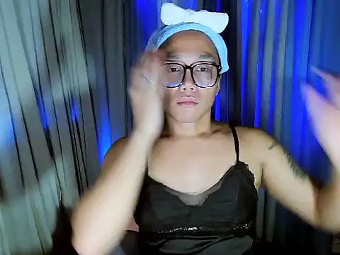 YourNikkieXxx online show from 07-15-26, 12:34