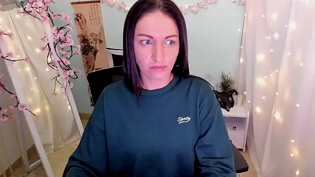 Aurora Loveu online show from 04-13-26, 11:53