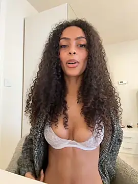 yasmingarcia online show from 10-29-25, 11:09