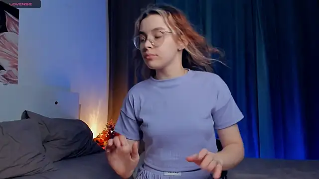 VedaSchulz online show from 11-29-25, 06:41