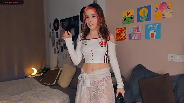 Snapshot of VedaSchulz chatting on 02-05-26, 07:32 VedaSchulz online show from 02-05-26, 07:32