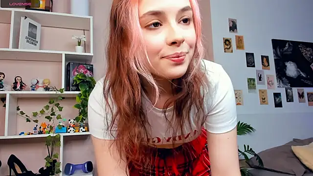 Snapshot of VedaSchulz chatting on 02-18-26, 07:10 VedaSchulz online show from 02-18-26, 07:10