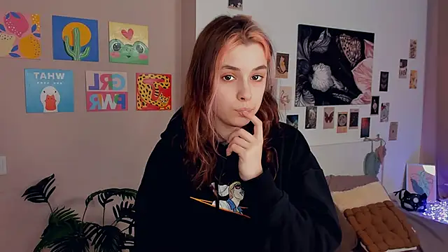 Snapshot of VedaSchulz chatting on 03-03-26, 07:32 VedaSchulz online show from 03-03-26, 07:32