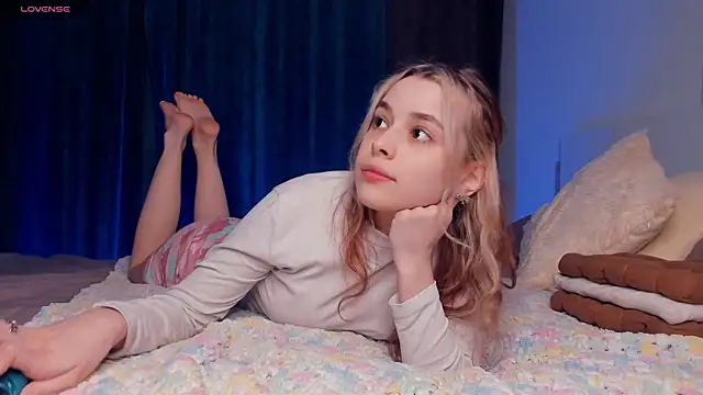 VedaSchulz online show from 11-18-25, 06:44