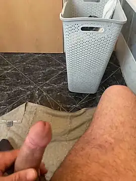 Snapshot of geilheit12 chatting on 02-09-26, 03:43 geilheit12 online show from 02-09-26, 03:43