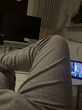 Snapshot of geilheit12 chatting on 02-25-26, 10:42 geilheit12 online show from 02-25-26, 10:42