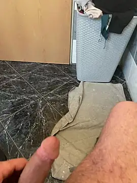 Snapshot of geilheit12 chatting on 02-14-26, 10:15 geilheit12 online show from 02-14-26, 10:15