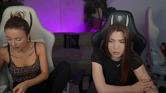 Luna secretgirl online show from 10-31-25, 08:00