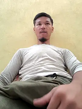 Snapshot of Dev_is_Horny chatting on 10-18-25, 05:31 Dev is Horny online show from 10-18-25, 05:31