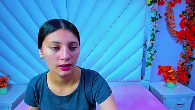  Luna Bennett online show from 10-28-25, 11:42