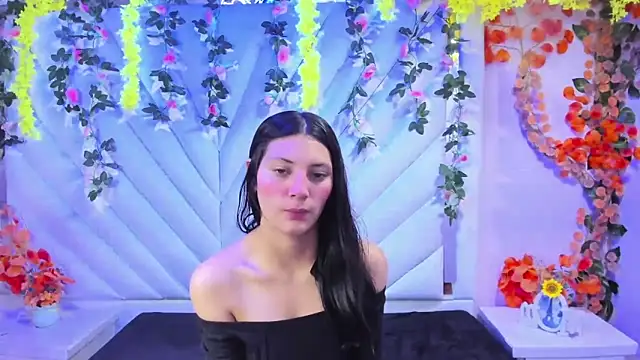  Luna Bennett online show from 09-24-25, 12:44