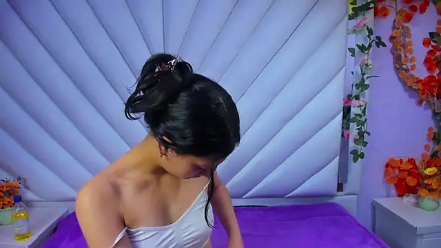  Luna Bennett online show from 10-30-25, 12:47