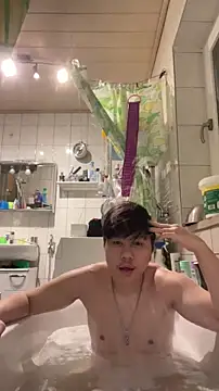 Snapshot of Kingpowerlittel chatting on 01-13-26, 01:42 Kingpowerlittel online show from 01-13-26, 01:42