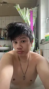 Snapshot of Kingpowerlittel chatting on 10-28-25, 08:35 Kingpowerlittel online show from 10-28-25, 08:35