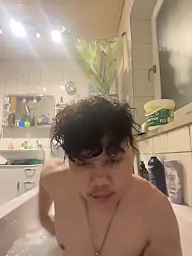 Snapshot of Kingpowerlittel chatting on 02-18-26, 05:31 Kingpowerlittel online show from 02-18-26, 05:31